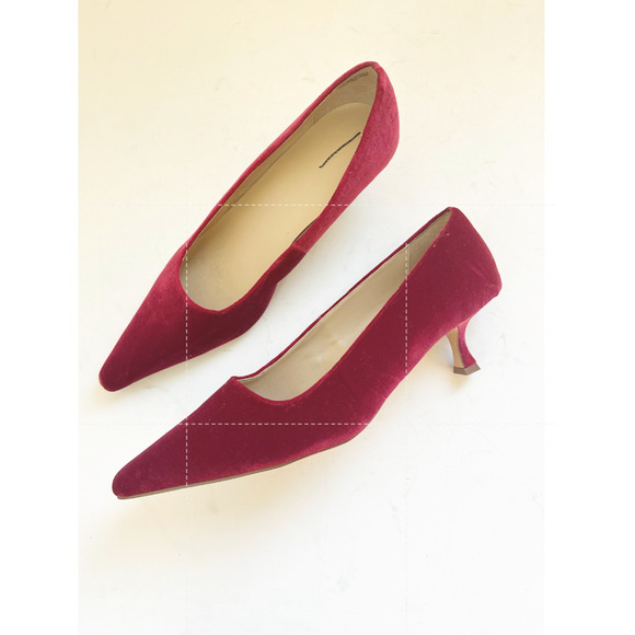 NWOB Ann Taylor Red Velvet Pointed toe Kitten Heel Pumps 10 - Picture 4 of 6